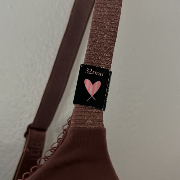 VS mauve body bra with sparkle underwire 32DDD lined perfect NWT - Picture 2 of 9